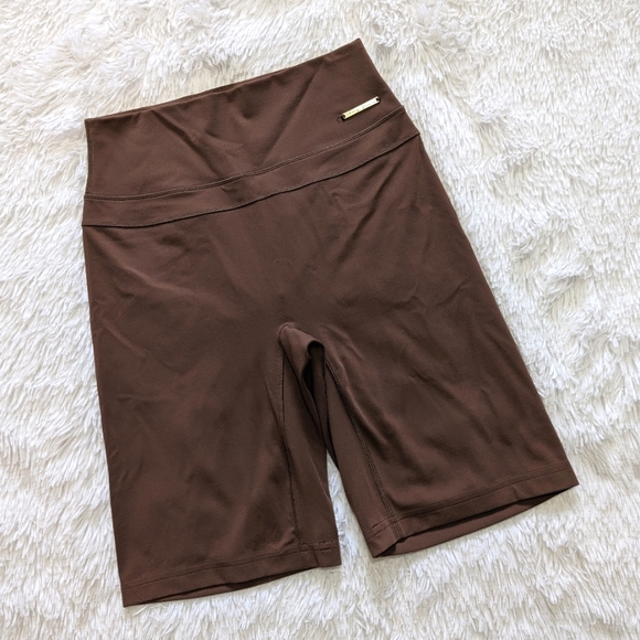 Gymshark x Whitney Simmons Scrunch Cycling Shorts - Brown - Picture 2 of 9